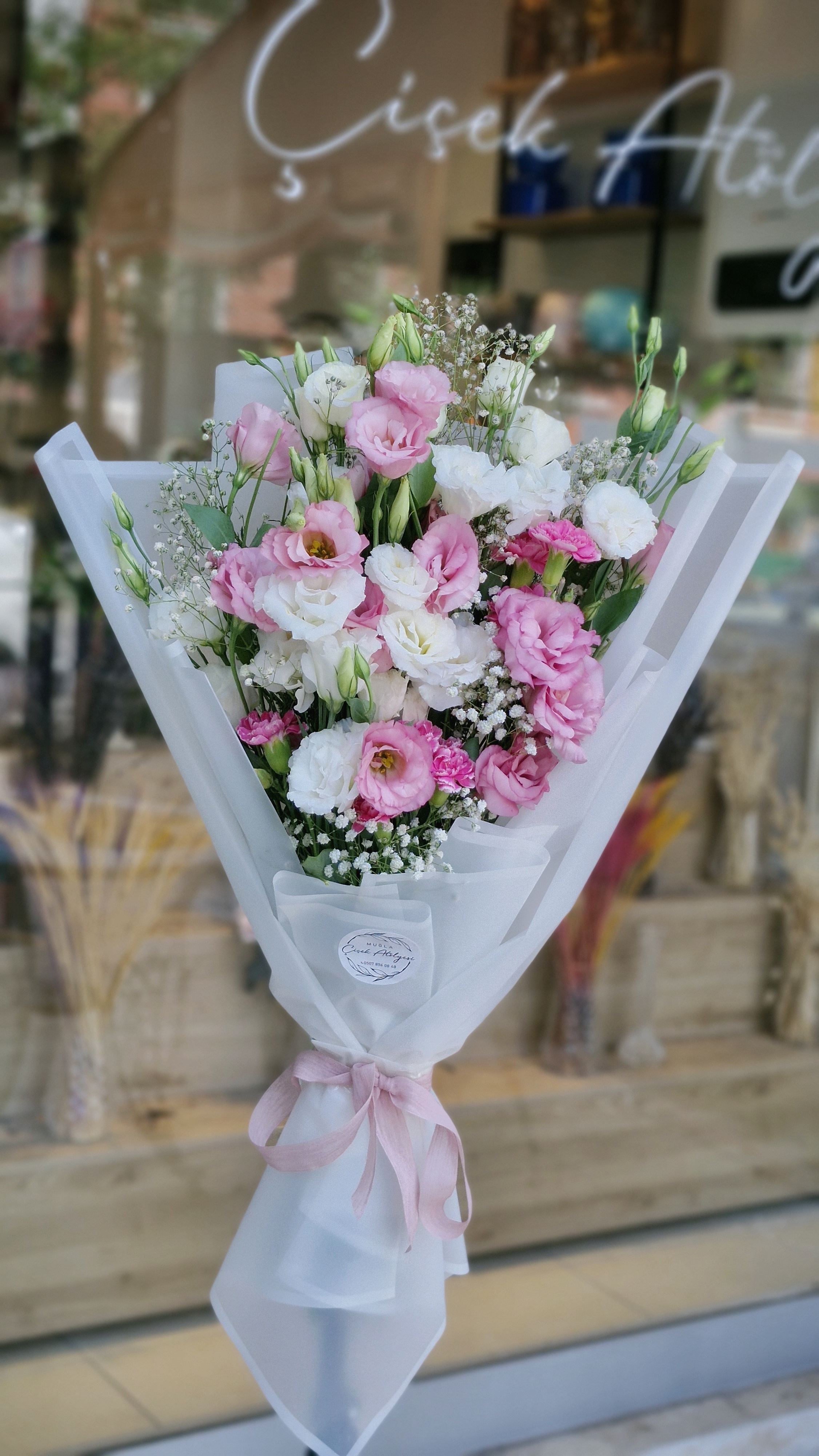 Pembe ve Beyaz Lisyentus Buketi